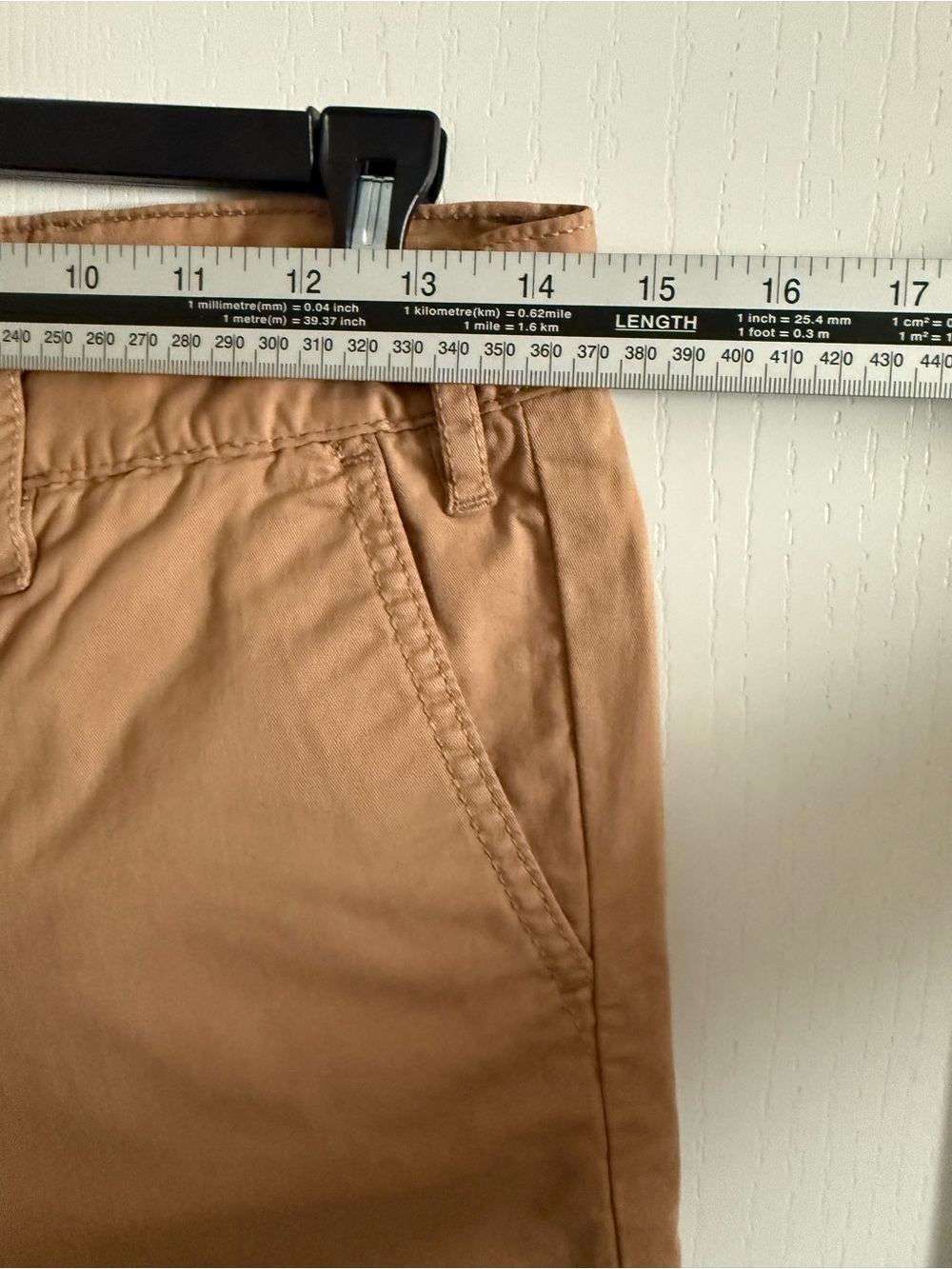 Tory Burch Khaki Tan Chino Bermuda Shorts Gold Logo Button Size 25 - Picture 7 of 7